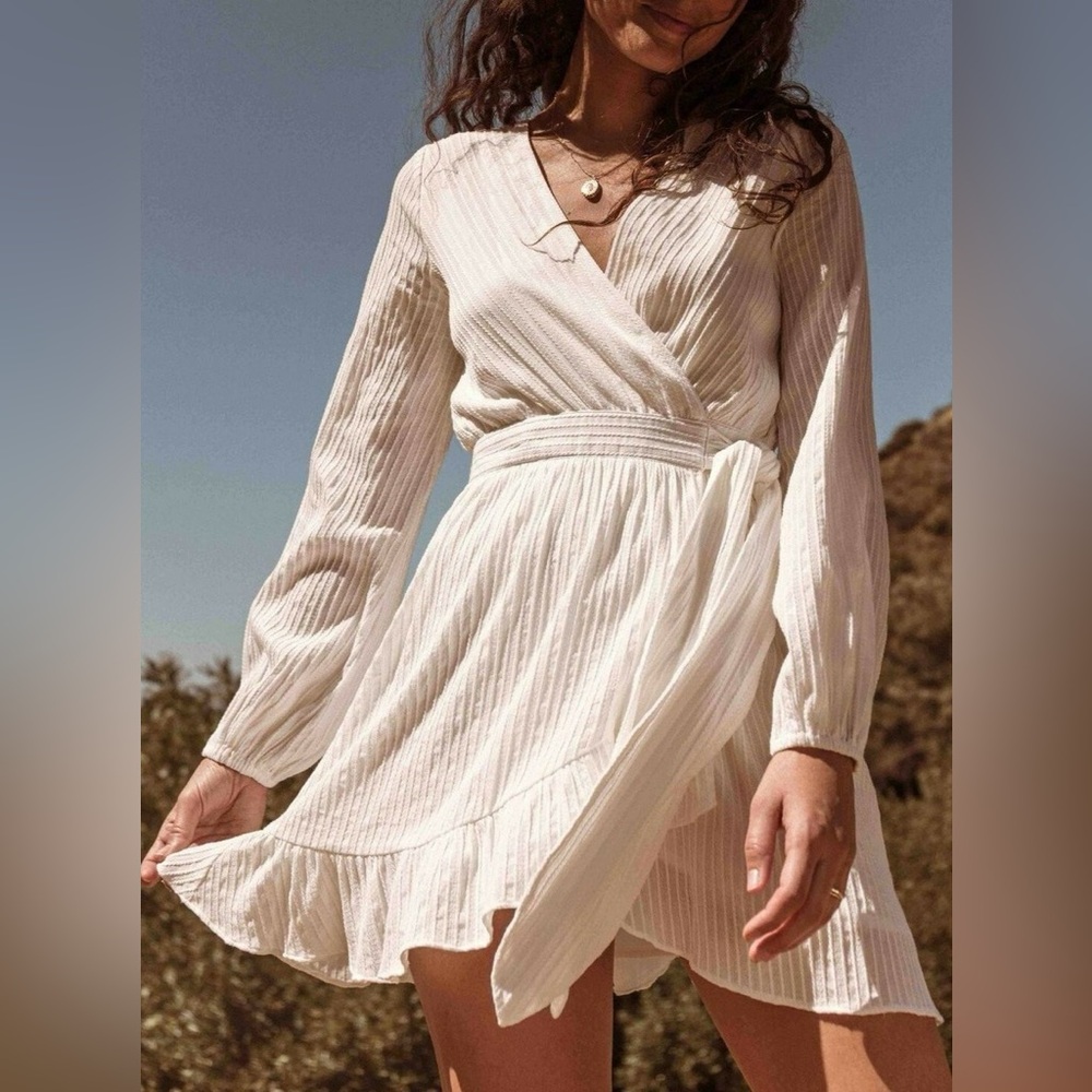 Lost + Wander Travel Light White Long Sleeve Mini Wrap Dress, NWT, Size Large